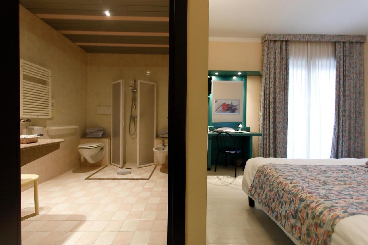 Hotel Eden Valeggio sul Mincio Exteriör bild